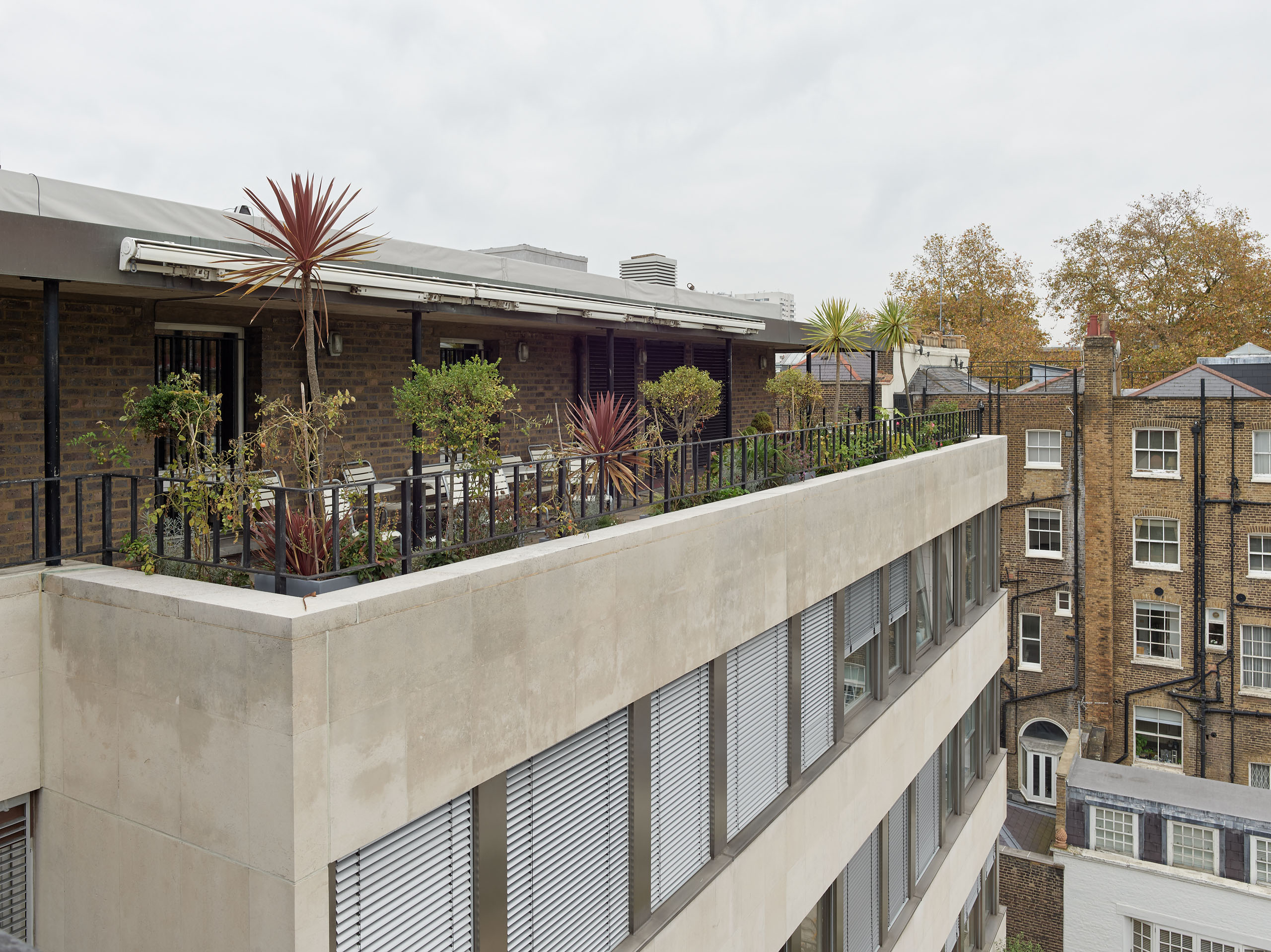 Ahp0008 exterior 004738 J2560